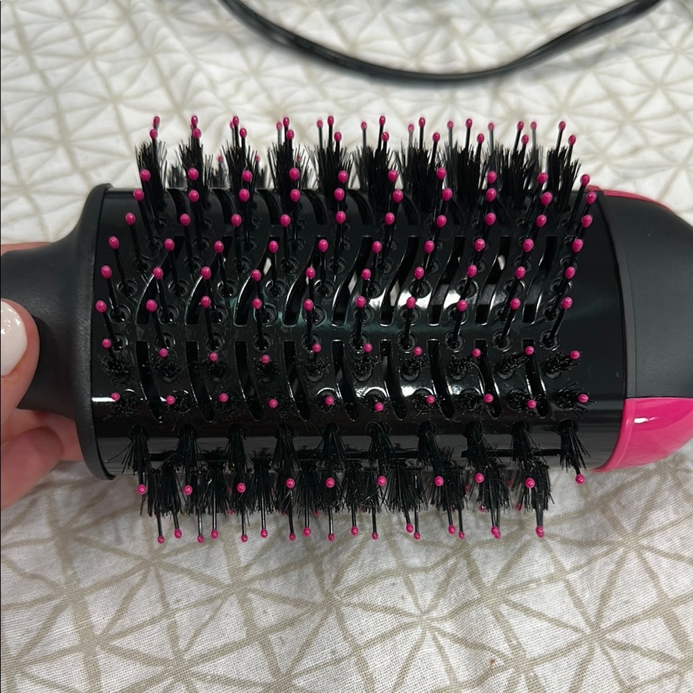 Revlon Black and Pink Hair Styling Tool - Picture 3 of 5